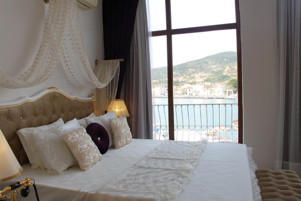 Huri & Nuri Hotel (Adults Only) Foça Exterior photo
